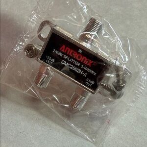 Silver 2-Way Cable Splitter  NIP